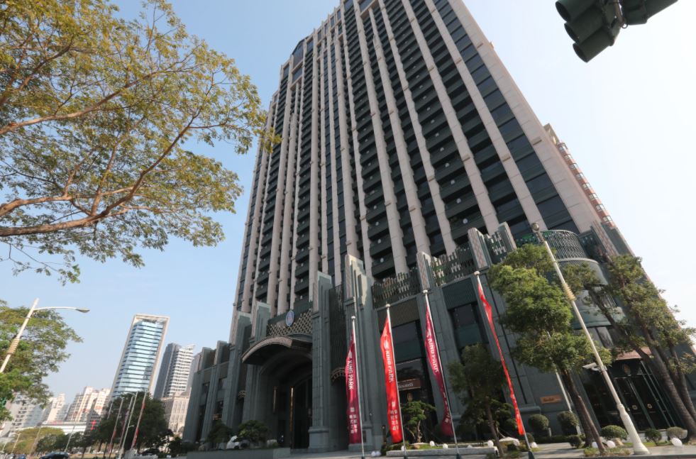 京城KING PARK每坪购屋均价58.9万元是高雄均价排行第一豪宅。